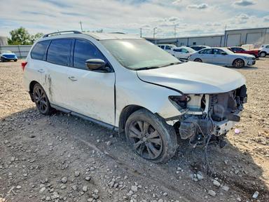 Vue de 2018 NISSAN PATHFINDER SL, angle 4