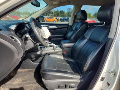 Vue de 2018 NISSAN PATHFINDER SL, angle 7