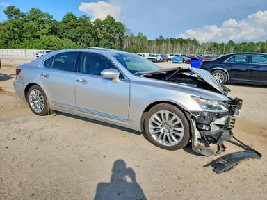منظر 2013 LEXUS LS 460، زاوية 4