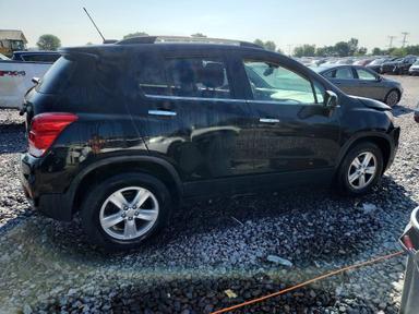 منظر 2018 CHEVROLET TRAX 1LT، زاوية 3