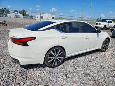 منظر 2019 NISSAN ALTIMA SR، زاوية 3