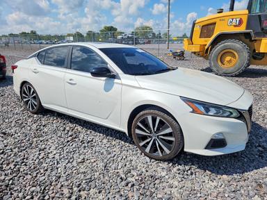 منظر 2019 NISSAN ALTIMA SR، زاوية 4