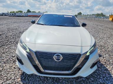 منظر 2019 NISSAN ALTIMA SR، زاوية 5