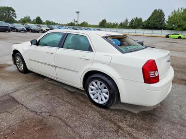 منظر 2008 CHRYSLER 300 LX، زاوية 2