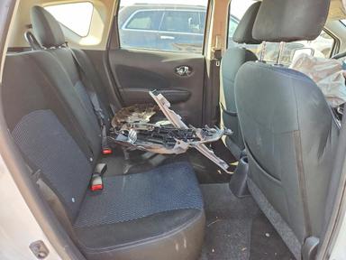 Vue de 2015 NISSAN VERSA NOTE SV, angle 10