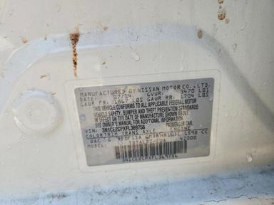 Vue de 2015 NISSAN VERSA NOTE SV, angle 12