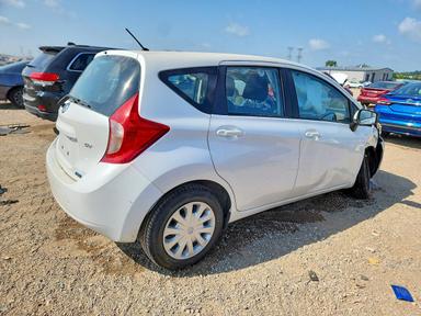 Vue de 2015 NISSAN VERSA NOTE SV, angle 3