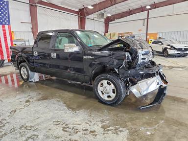 Vista de 2009 FORD F150 SUPERCREW, ángulo 4