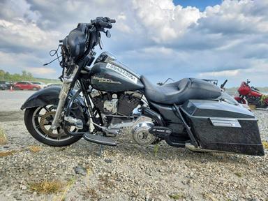 Вид 2009 HARLEY-DAVIDSON FLHX, угол 3