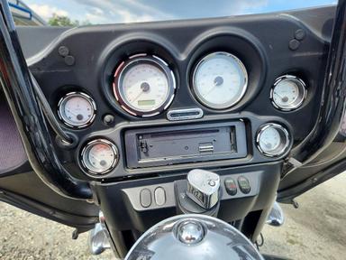 Вид 2009 HARLEY-DAVIDSON FLHX, угол 7