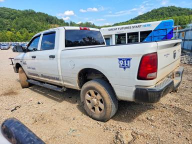 Vista de 2014 RAM 2500 ST, ángulo 2