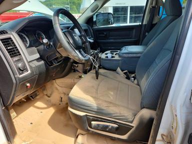 Vista de 2014 RAM 2500 ST, ángulo 7