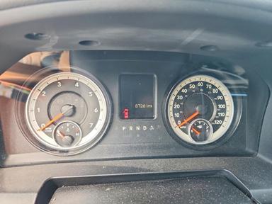 Vista de 2014 RAM 2500 ST, ángulo 9