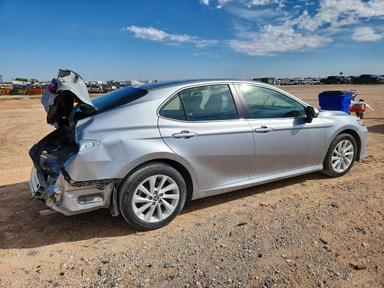 Vista de 2024 TOYOTA CAMRY LE, ángulo 3