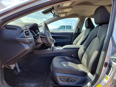 Vista de 2024 TOYOTA CAMRY LE, ángulo 7