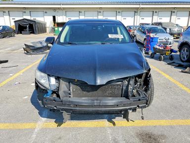 Vue de 2013 LINCOLN MKT, angle 5