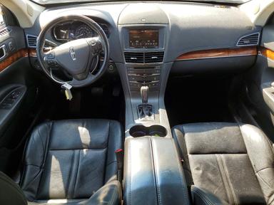 Vue de 2013 LINCOLN MKT, angle 8
