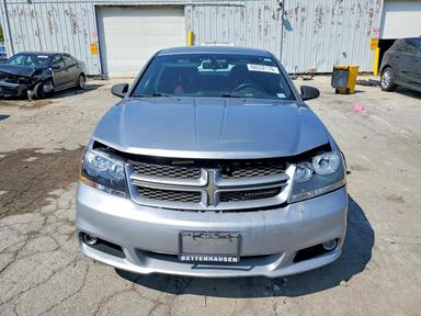 منظر 2013 DODGE AVENGER SXT، زاوية 5