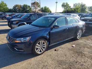 Вид 2019 VOLKSWAGEN PASSAT WOLFSBURG, угол 1