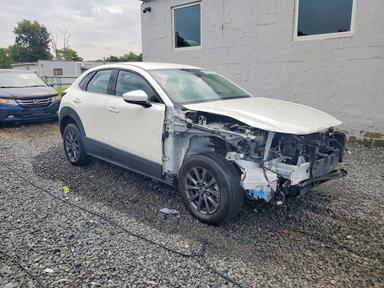 منظر 2024 MAZDA CX-30، زاوية 4