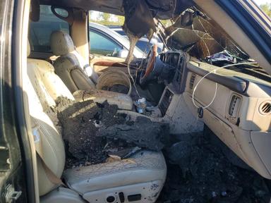 منظر 2004 CADILLAC ESCALADE LUXURY، زاوية 7