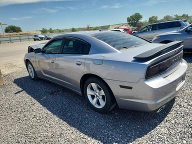 منظر 2014 DODGE CHARGER SE، زاوية 2
