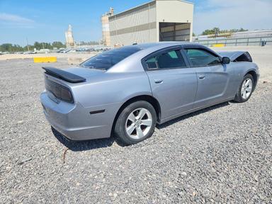 منظر 2014 DODGE CHARGER SE، زاوية 3