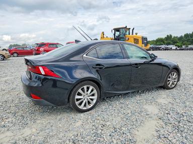Vue de 2014 LEXUS IS 250, angle 3