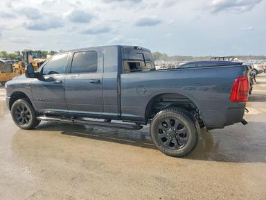 Vista de 2025 RAM 2500 LARAMIE, ángulo 2
