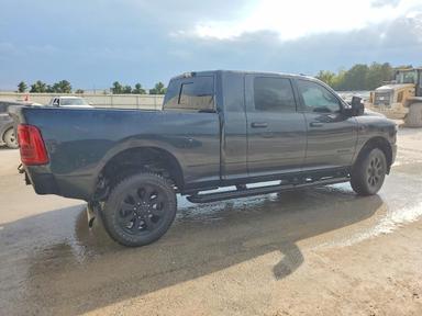 Vista de 2025 RAM 2500 LARAMIE, ángulo 3
