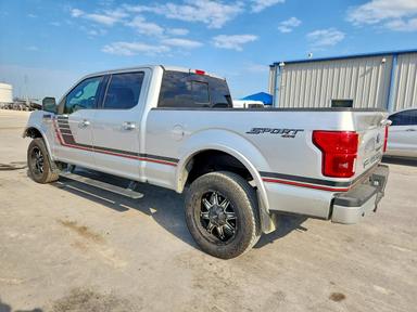 Vista de 2018 FORD F150 SUPERCREW, ángulo 2