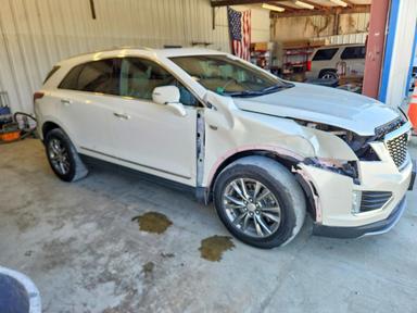 Vue de 2021 CADILLAC XT5 PREMIUM LUXURY, angle 4