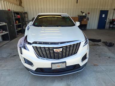 Vue de 2021 CADILLAC XT5 PREMIUM LUXURY, angle 5