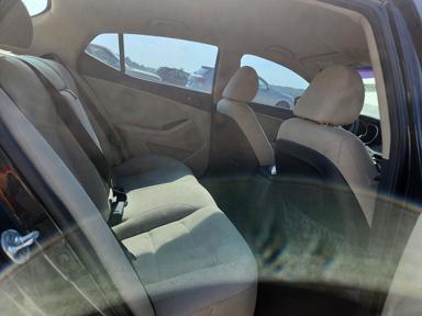 Vue de 2015 KIA OPTIMA LX, angle 10