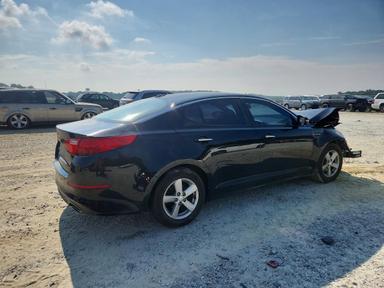 Vue de 2015 KIA OPTIMA LX, angle 3