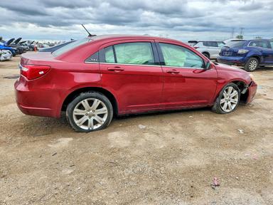 Vue de 2013 CHRYSLER 200 TOURING, angle 3