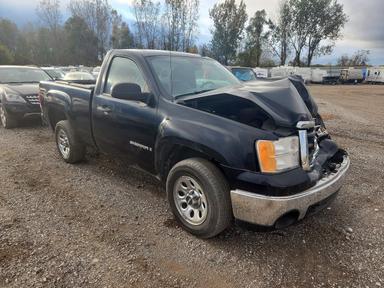 منظر 2007 GMC NEW SIERRA C1500، زاوية 4