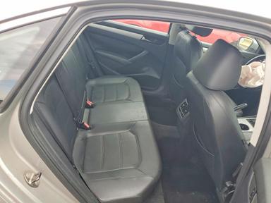 منظر 2013 VOLKSWAGEN PASSAT SE، زاوية 10