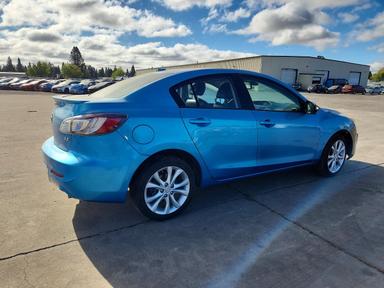 Вид 2010 MAZDA 3 S, угол 3