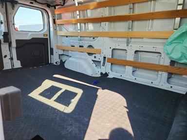 Вид 2025 FORD TRANSIT T-250 DELIVERY VAN, угол 10