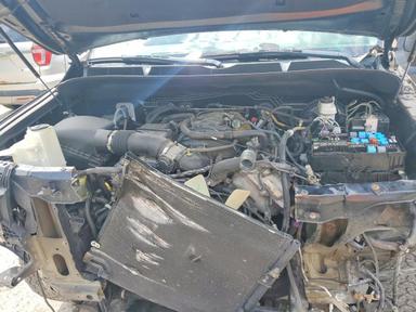 Vue de 2015 TOYOTA TUNDRA CREWMAX LIMITED, angle 11