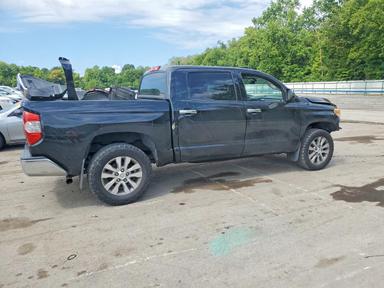 Vue de 2015 TOYOTA TUNDRA CREWMAX LIMITED, angle 3