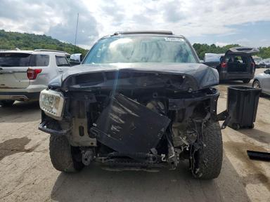 Vue de 2015 TOYOTA TUNDRA CREWMAX LIMITED, angle 5