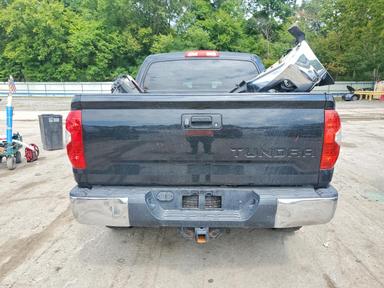 Vue de 2015 TOYOTA TUNDRA CREWMAX LIMITED, angle 6