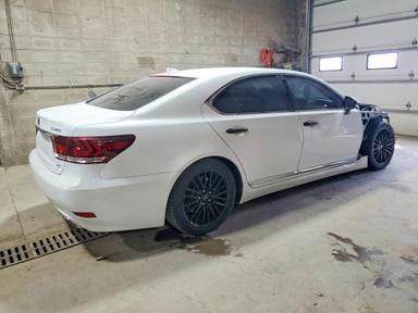 منظر 2015 LEXUS LS 460، زاوية 3