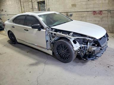 منظر 2015 LEXUS LS 460، زاوية 4