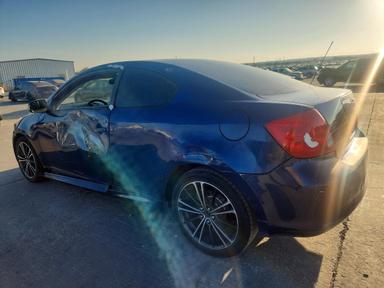 Вид 2005 SCION TC BASE, угол 2