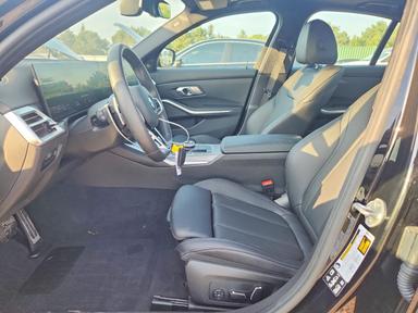 Vista de 2026 BMW 330XI, ángulo 7