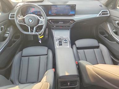Vista de 2026 BMW 330XI, ángulo 8