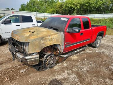 Vista de 2005 CHEVROLET SILVERADO K2500 HEAVY DUTY, ángulo 1